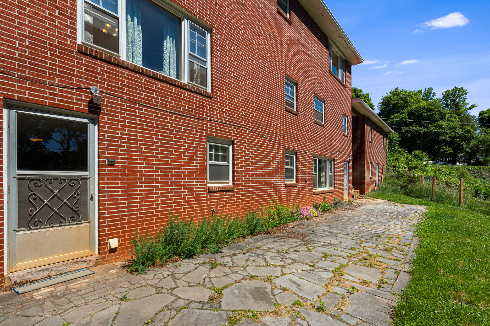 Mars Hill, North Carolina, 28754, United States, 5 Bedrooms Bedrooms, ,3 BathroomsBathrooms,Residential,For Sale,2049468