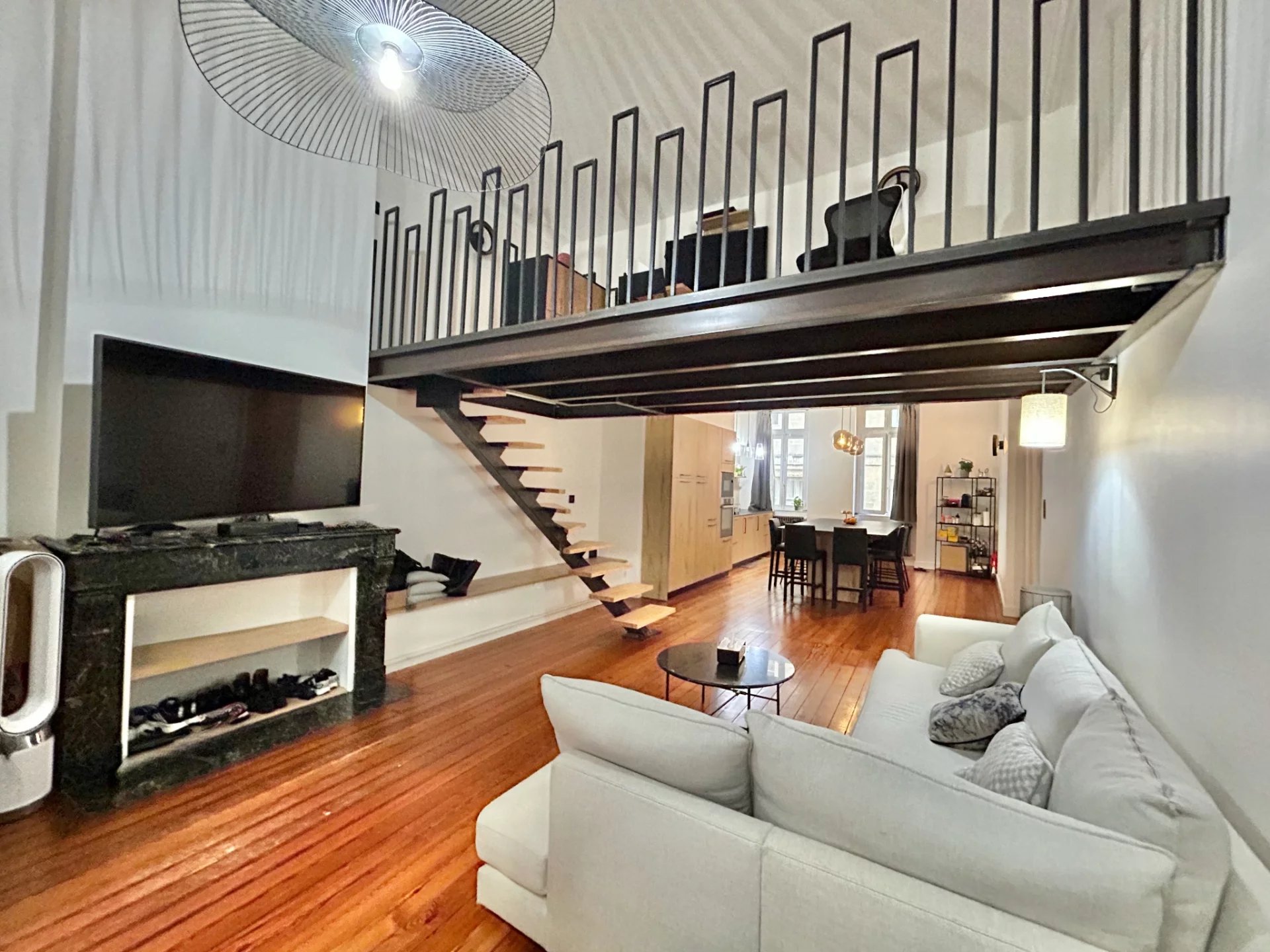 Bordeaux, New Aquitaine, 33000, FR, 3 Bedrooms Bedrooms, ,3 BathroomsBathrooms,Residential,For Sale,2003410