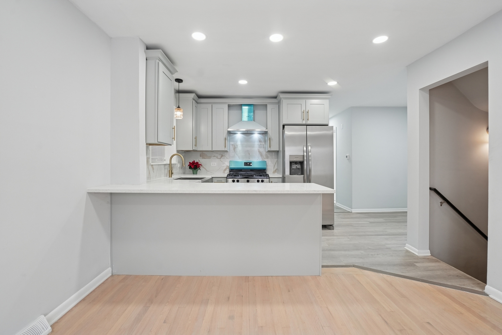 Cicero, Illinois, 60804, United States, 8 Bedrooms Bedrooms, ,Residential,For Sale,2000949