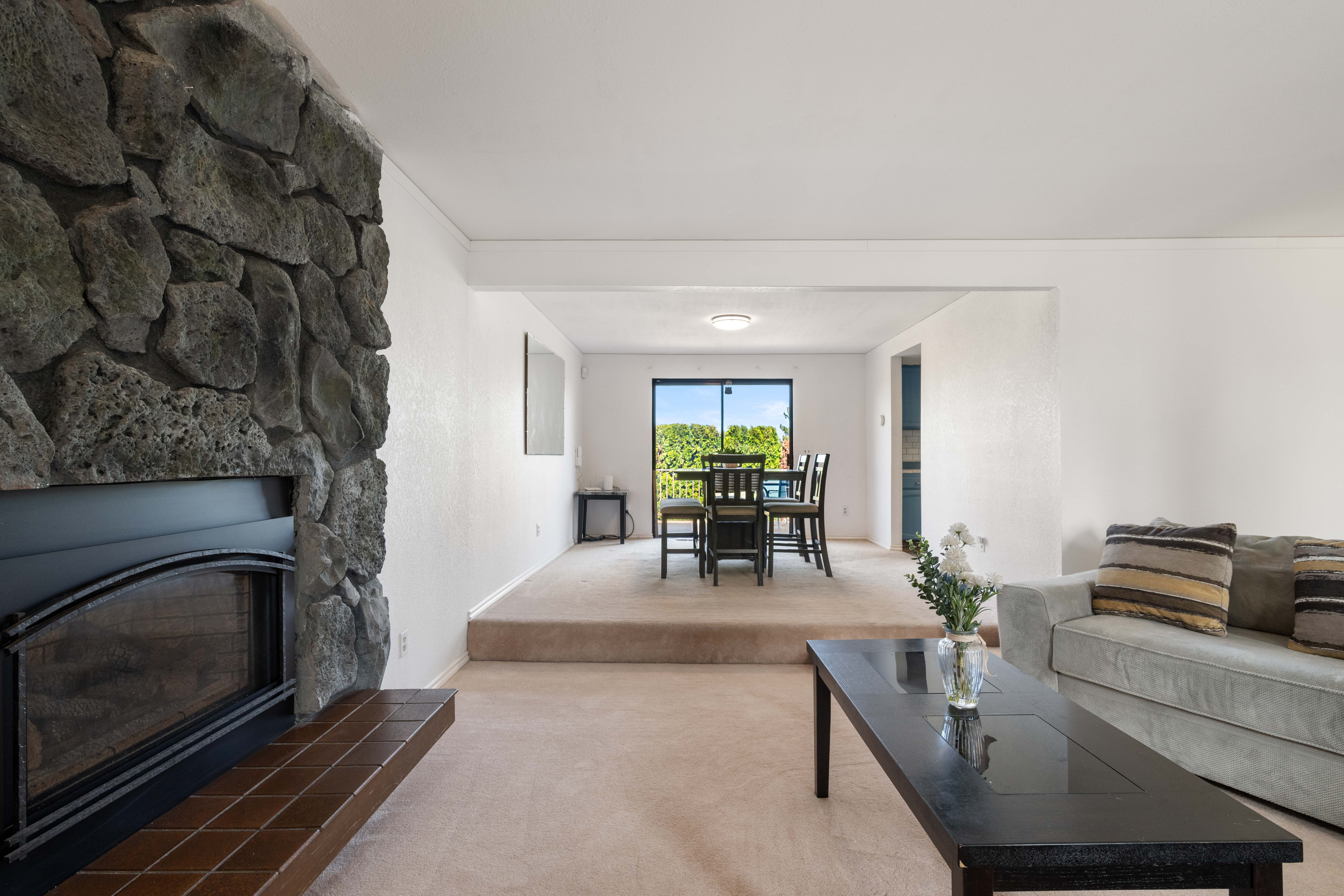  Stunning Views & Solar Panel Efficiency - 物件實景