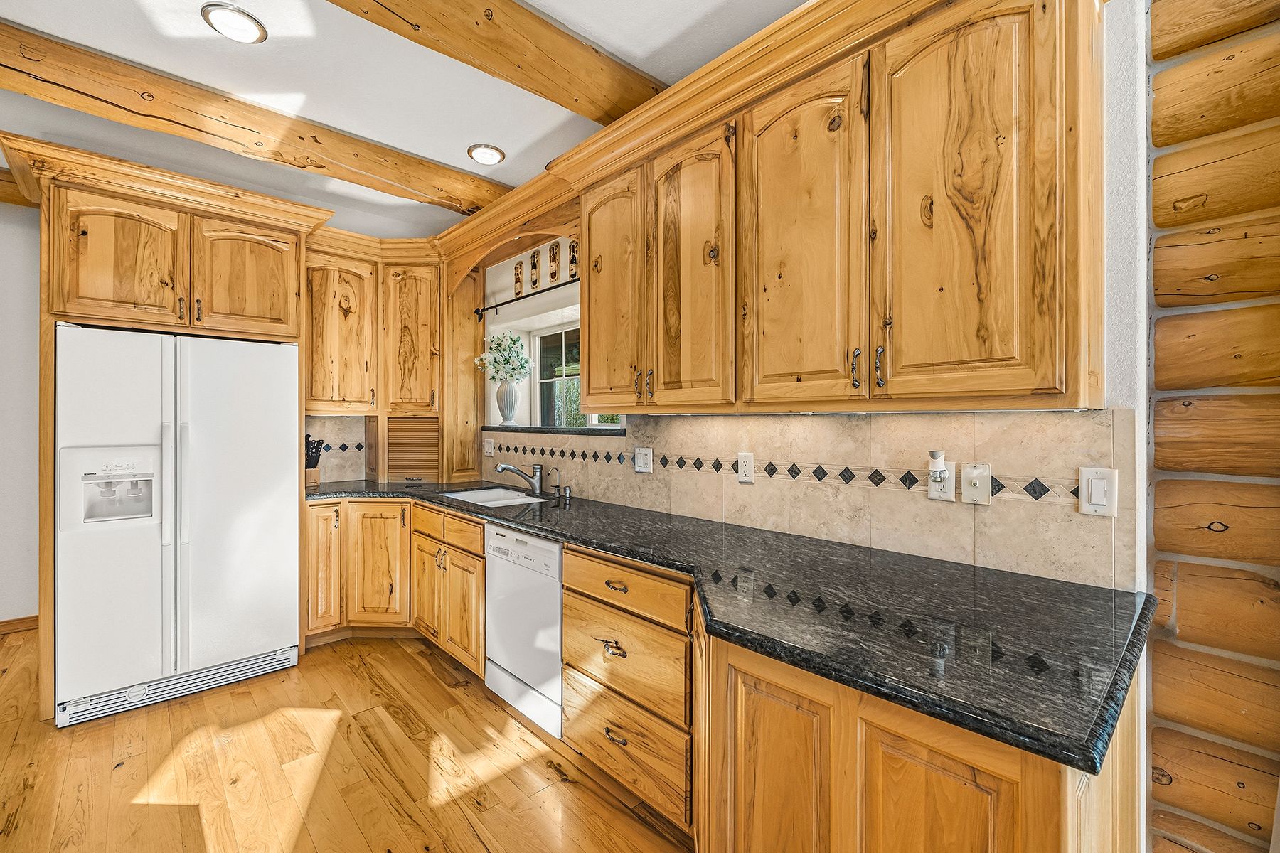  where  the mountains meet mccoy - 物件實景