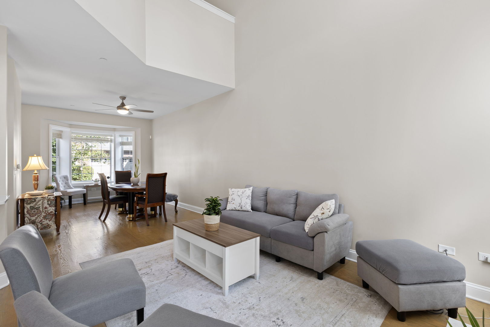 Westmont, Illinois, 60559, United States, 3 Bedrooms Bedrooms, ,4 BathroomsBathrooms,Residential,For Sale,1950669