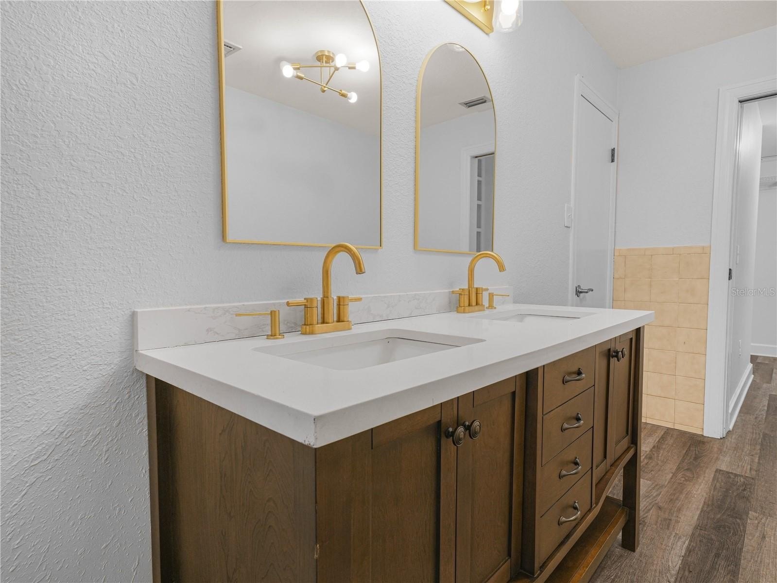 FROSTPROOF, Florida, 33843, United States, 6 Bedrooms Bedrooms, ,3 BathroomsBathrooms,Residential,For Sale,2006124