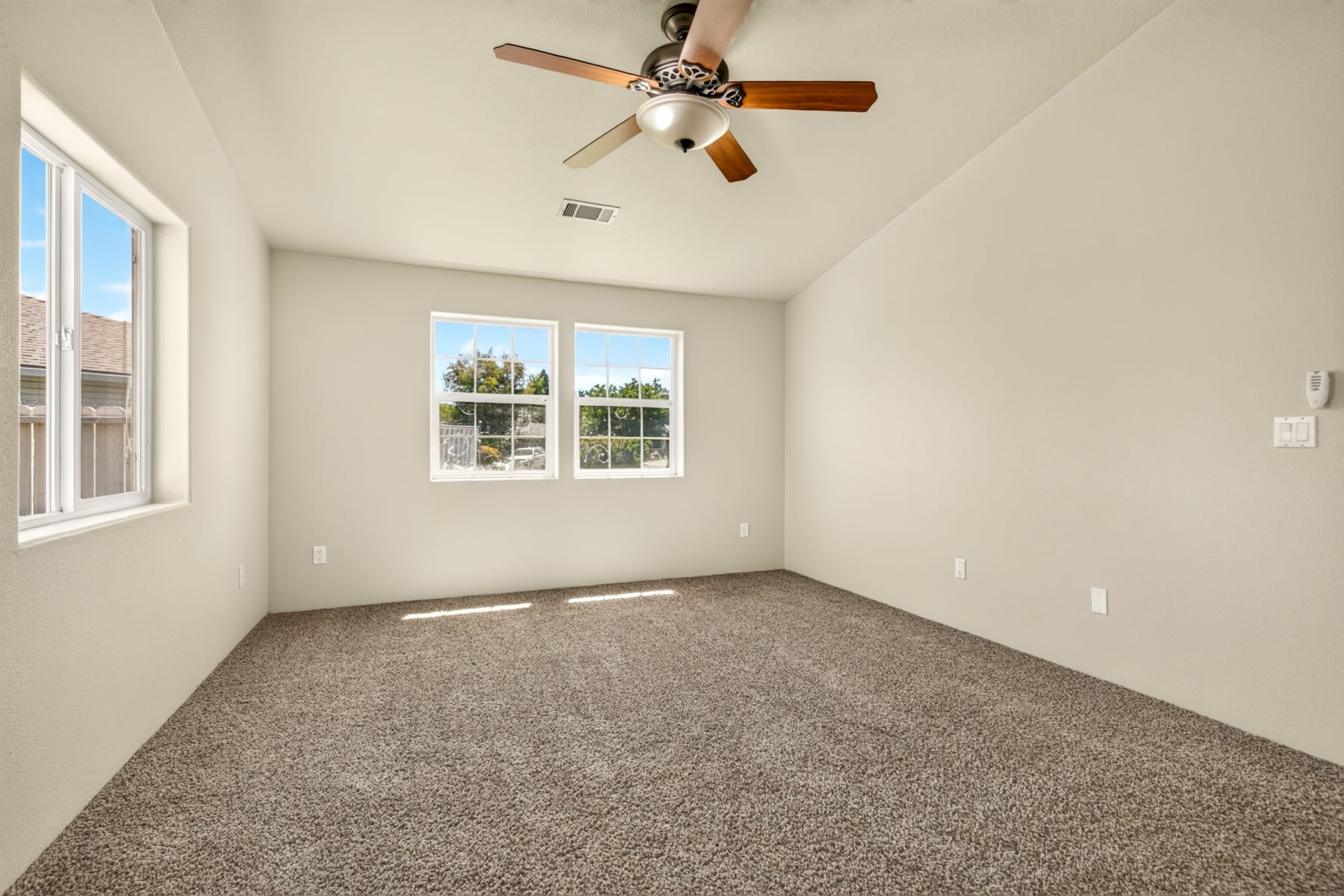  182 Justin Court Central Point, OR 97502 - 物件實景