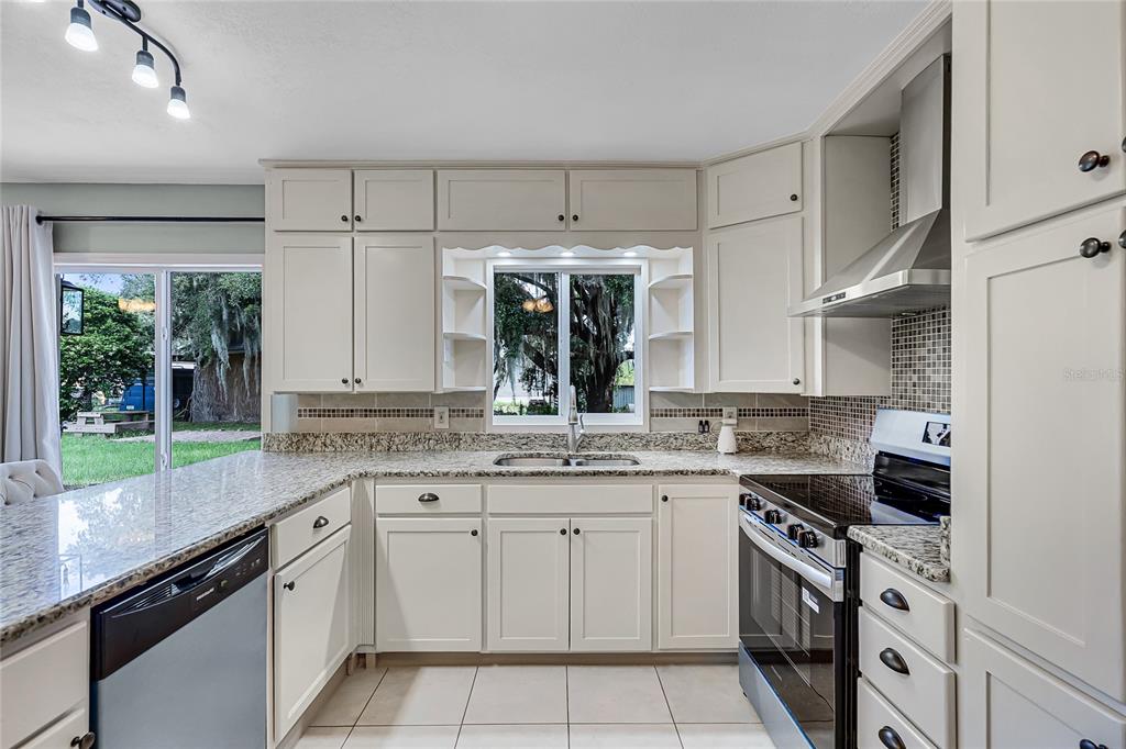 Geneva, Florida, 32732, United States, 3 Bedrooms Bedrooms, ,2 BathroomsBathrooms,Residential,For Sale,1897642