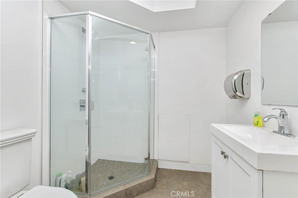 Canyon Lake, California, 92587, United States, 6 Bedrooms Bedrooms, ,5 BathroomsBathrooms,Residential,For Sale,1975311