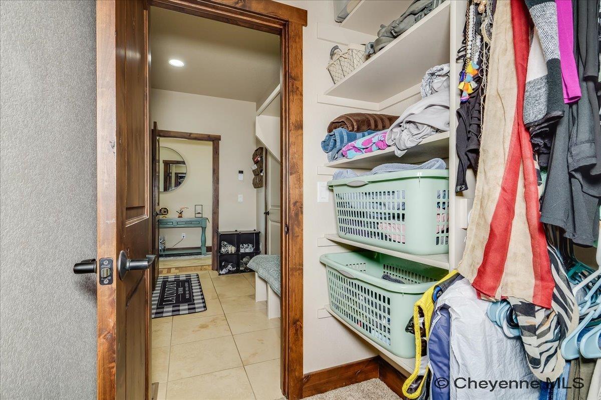 Cheyenne, Wyoming, 82009, United States, 5 Bedrooms Bedrooms, ,3 BathroomsBathrooms,Residential,For Sale,1989726