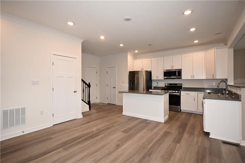 Oakdale, Pennsylvania, 15071, United States, 4 Bedrooms Bedrooms, ,4 BathroomsBathrooms,Residential,For Sale,2025427