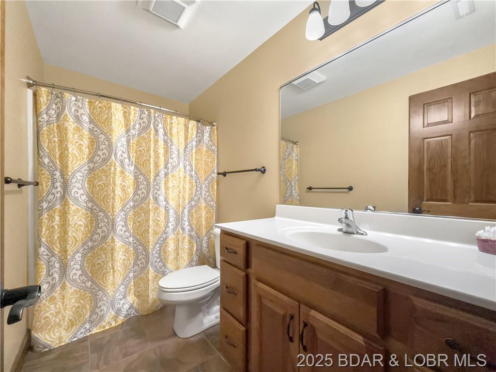 Camdenton, Missouri, 65020, United States, 4 Bedrooms Bedrooms, ,4 BathroomsBathrooms,Residential,For Sale,1805220
