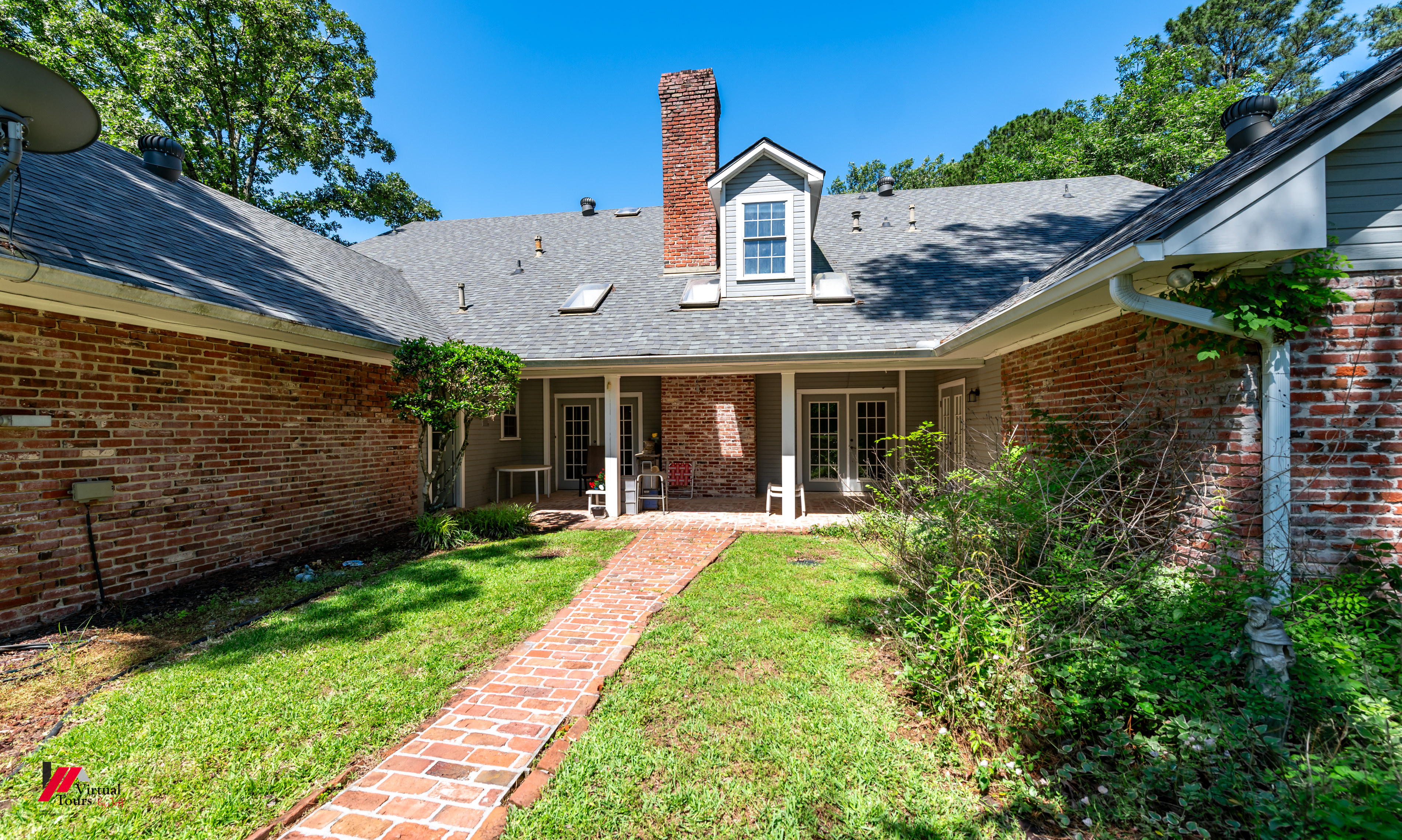Shreveport, Louisiana, 71106, United States, 4 Bedrooms Bedrooms, ,4 BathroomsBathrooms,Residential,For Sale,1928720
