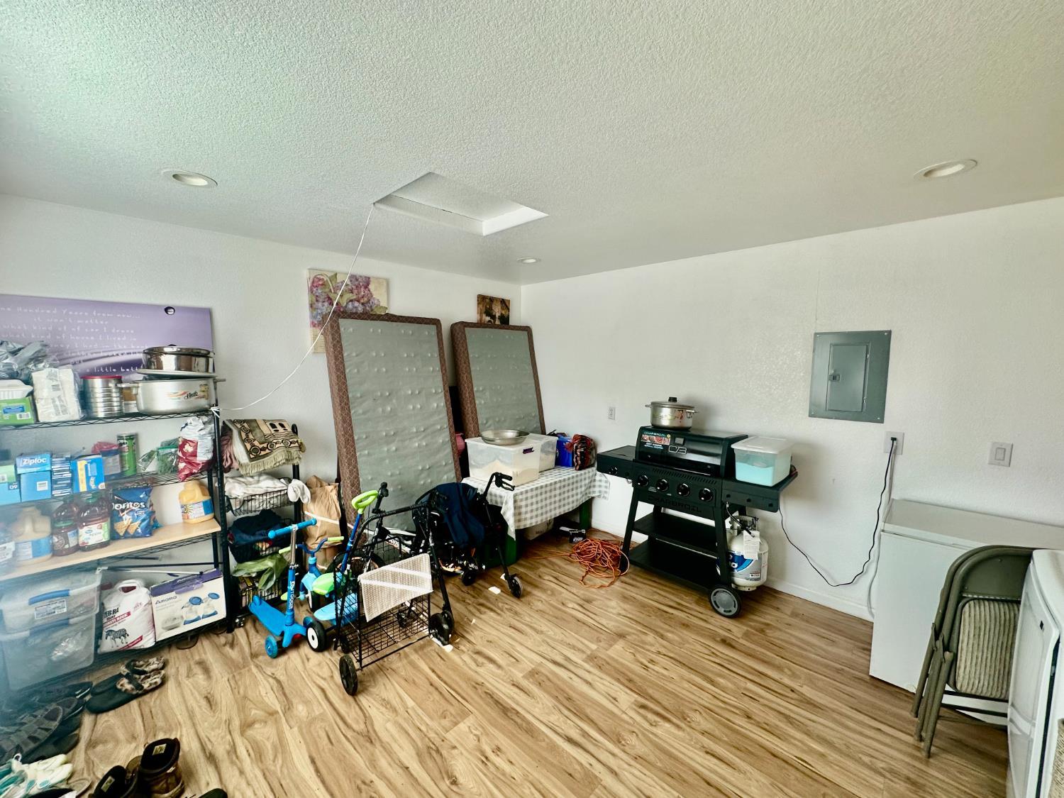 Lodi, California, 95240, United States, 3 Bedrooms Bedrooms, ,2 BathroomsBathrooms,Residential,For Sale,2009722