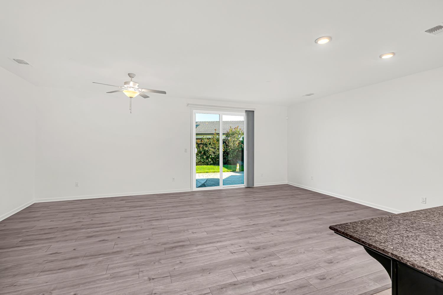 Los Banos, California, 93635, United States, 4 Bedrooms Bedrooms, ,3 BathroomsBathrooms,Residential,For Sale,1974667