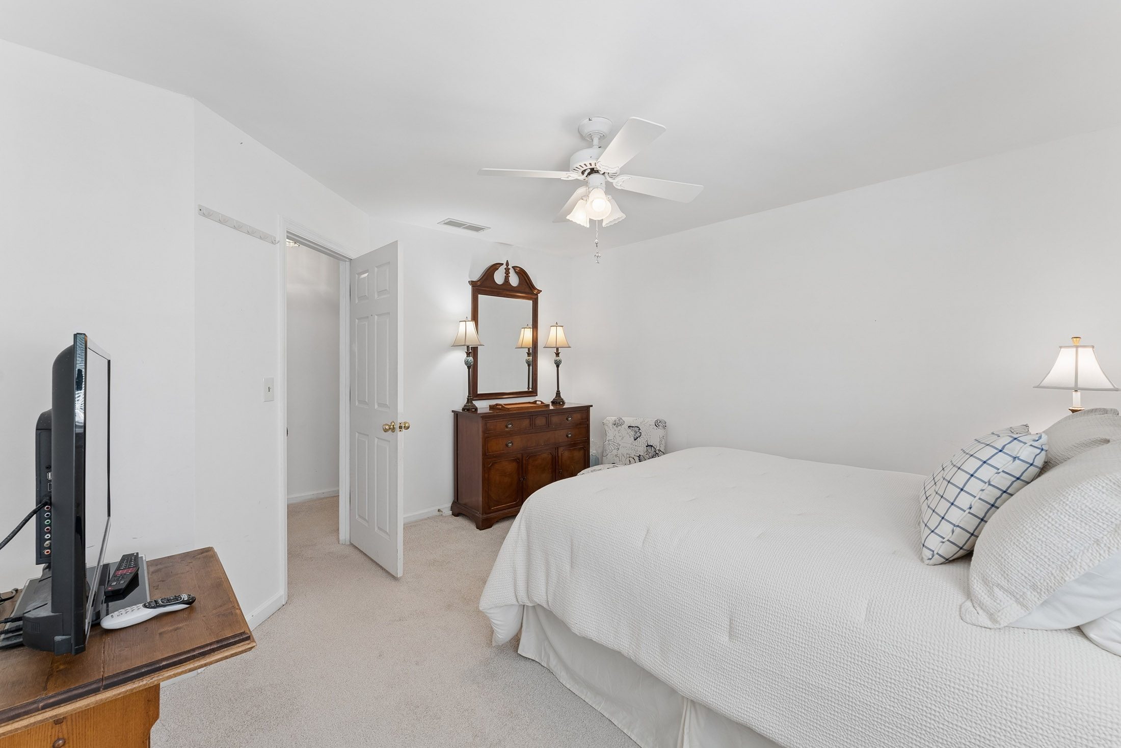  Unbeatable Appeal and Location in Crabapple Chase - 物件實景