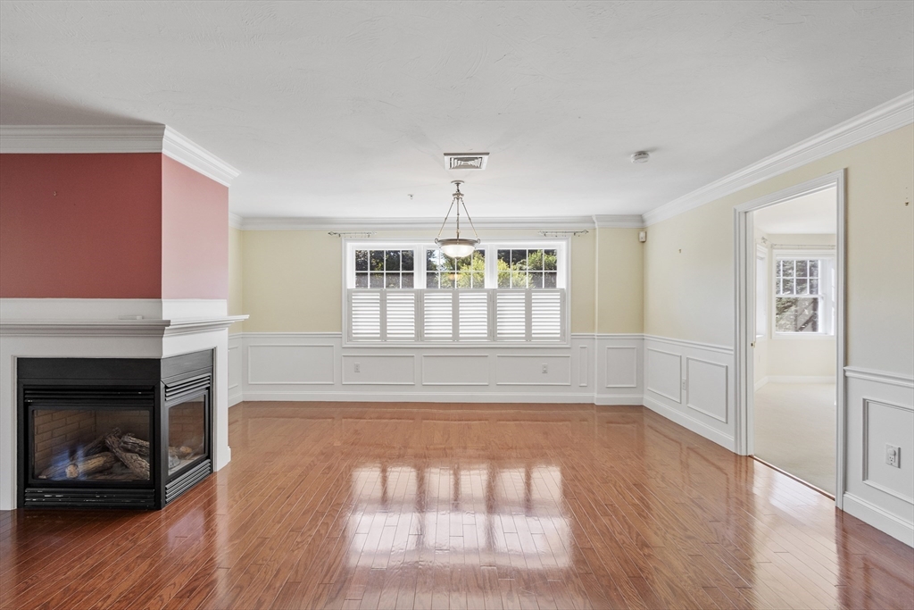 Chelmsford, Massachusetts, 01863, United States, 2 Bedrooms Bedrooms, ,2 BathroomsBathrooms,Residential,For Sale,1939125