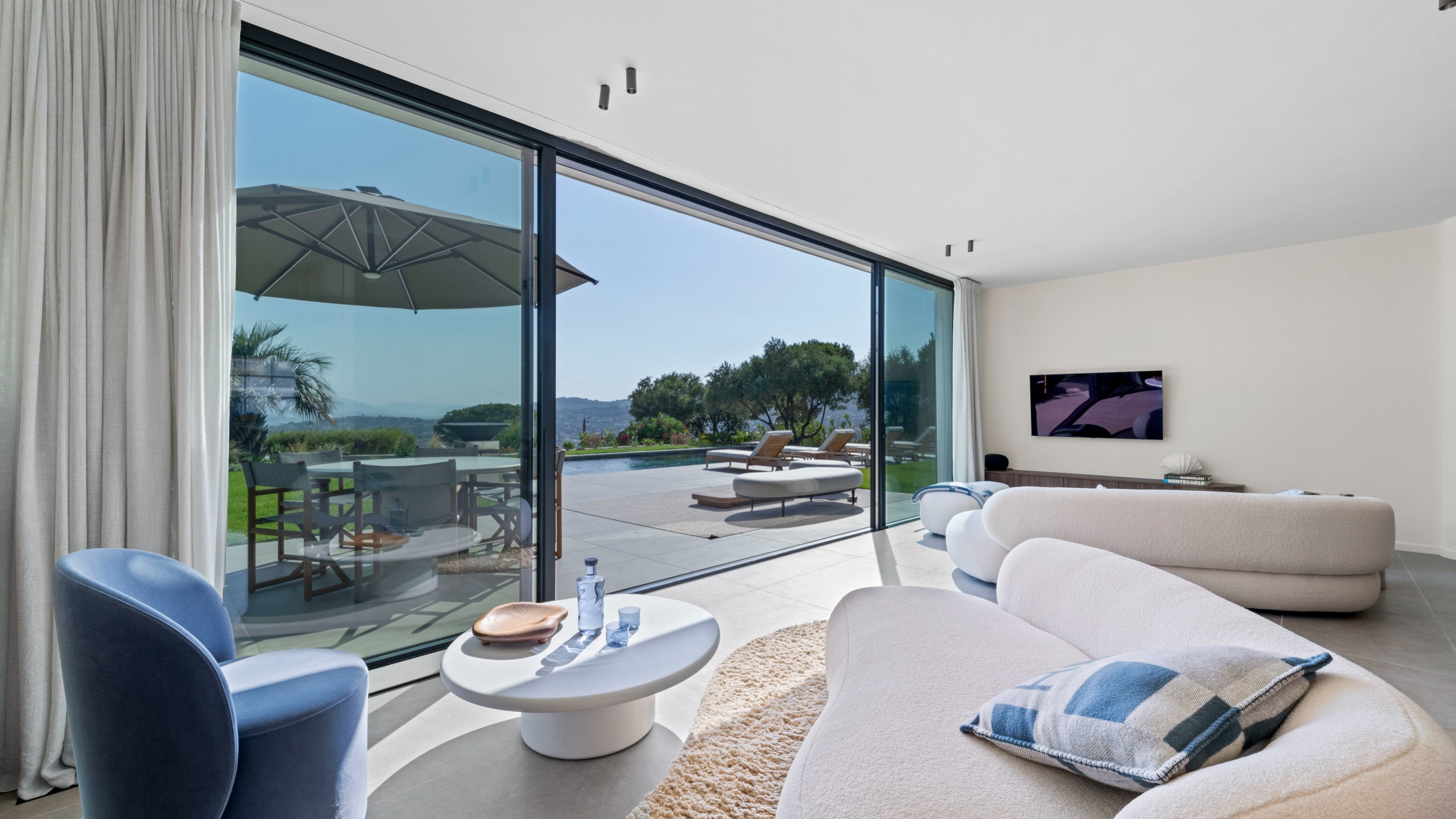  Sainte Maxime contemporary villa for sale with sea views, heated swimming pool … - 物件實景