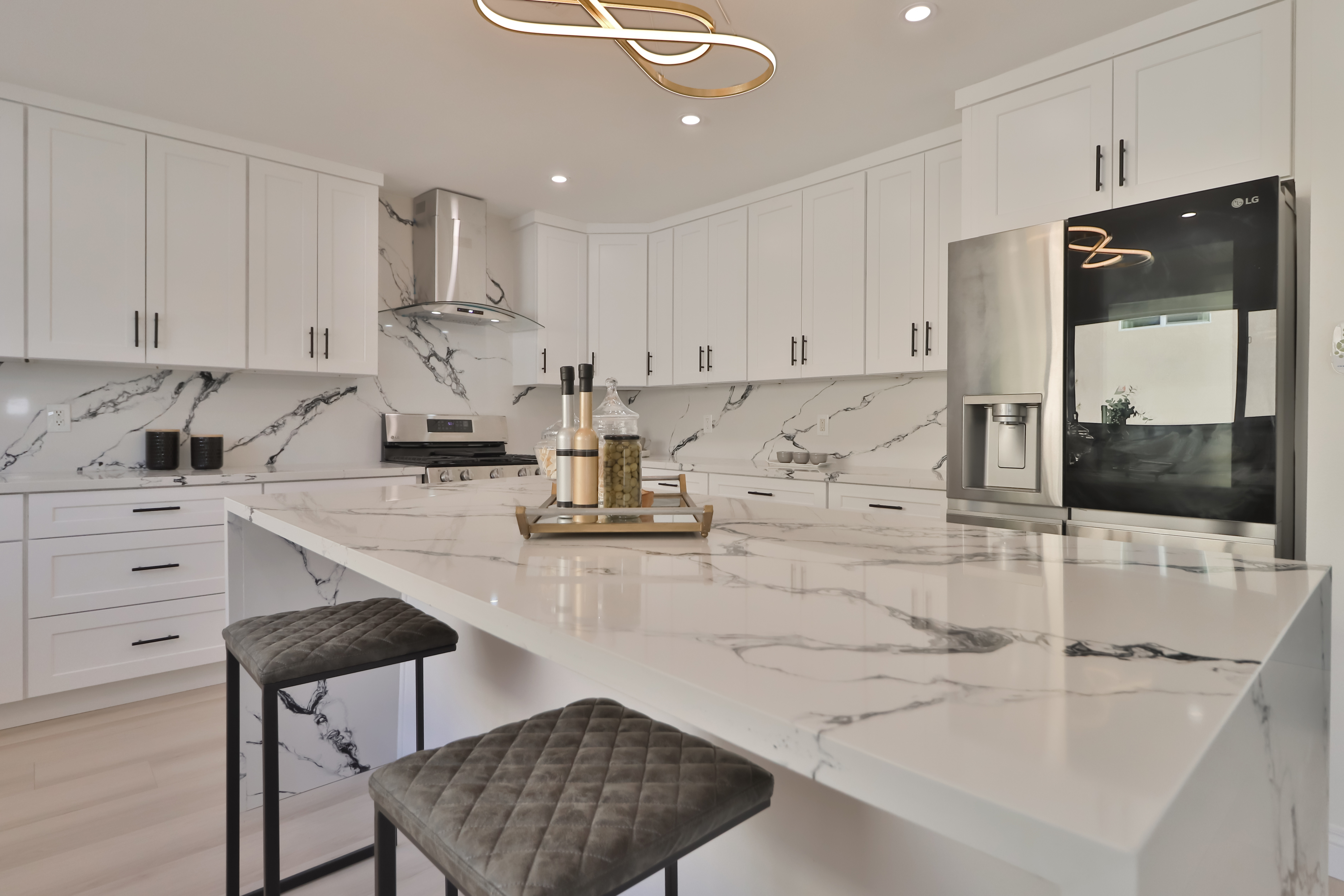 Woodland Hills, California, 91303, United States, 6 Bedrooms Bedrooms, ,7 BathroomsBathrooms,Residential,For Sale,1838273