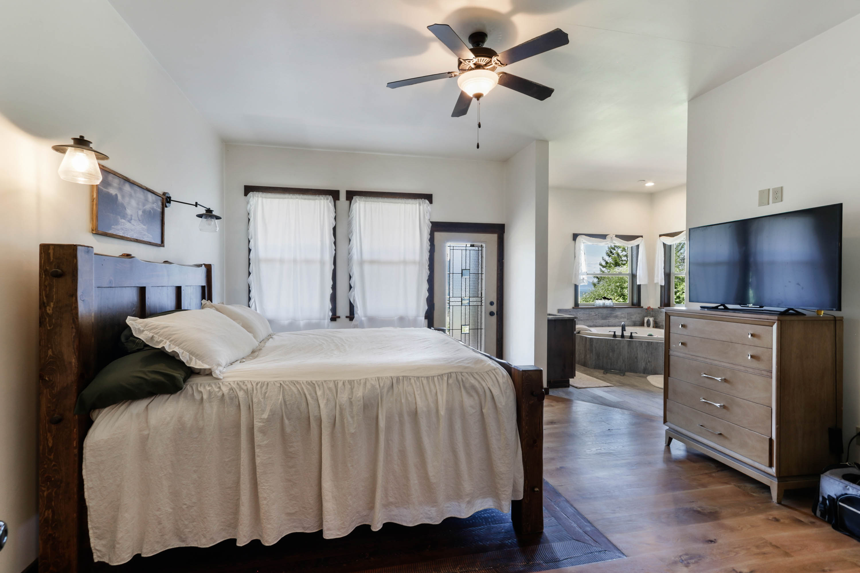 Clark Fork, Idaho, 83811, United States, 3 Bedrooms Bedrooms, ,2 BathroomsBathrooms,Residential,For Sale,1975167