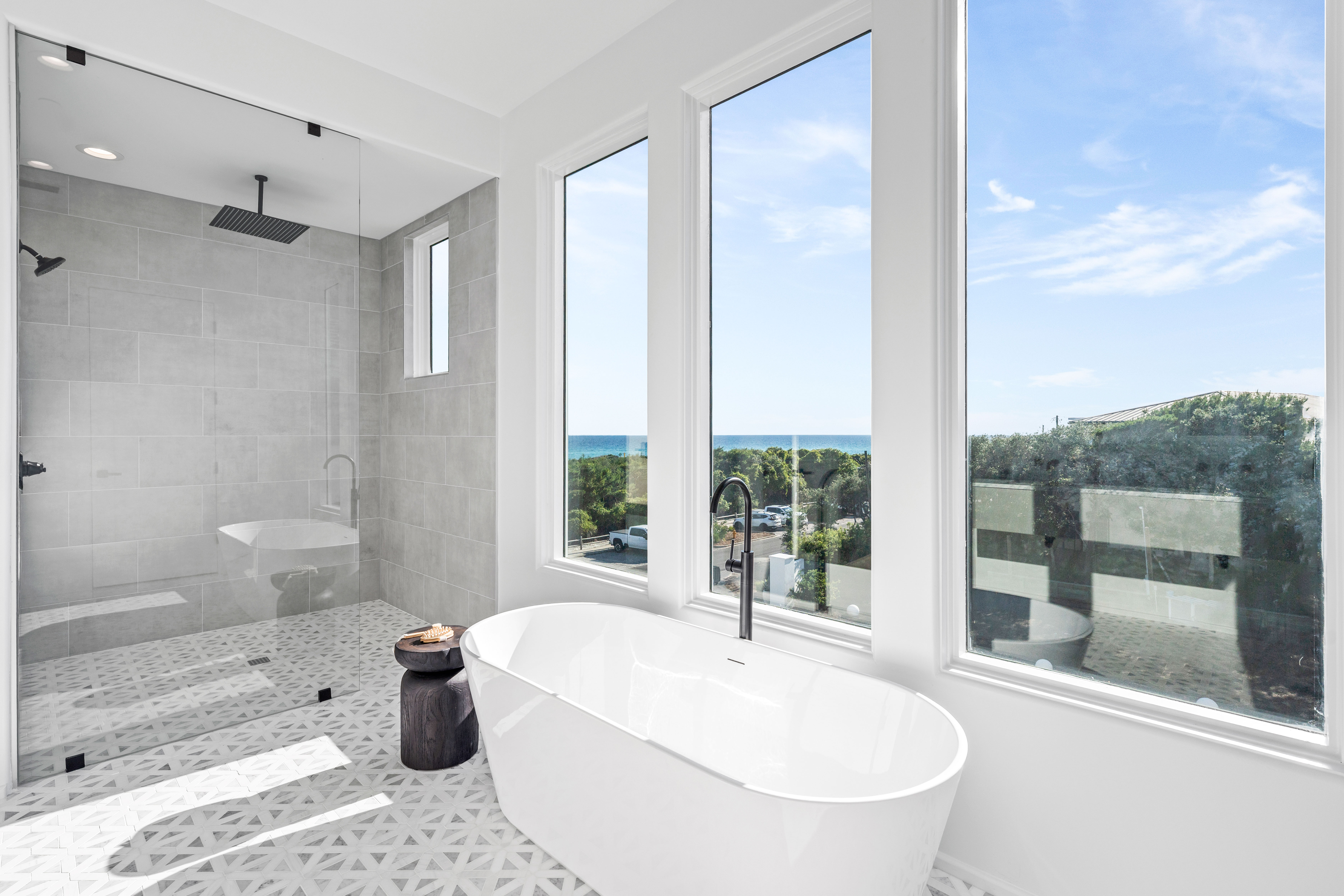  Modern Coastal Elegance with Rooftop Pool & Sweeping Gulf Views - 物件實景