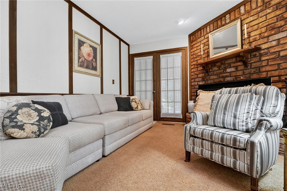 Kent, Ohio, 44240, United States, 3 Bedrooms Bedrooms, ,3 BathroomsBathrooms,Residential,For Sale,1973224