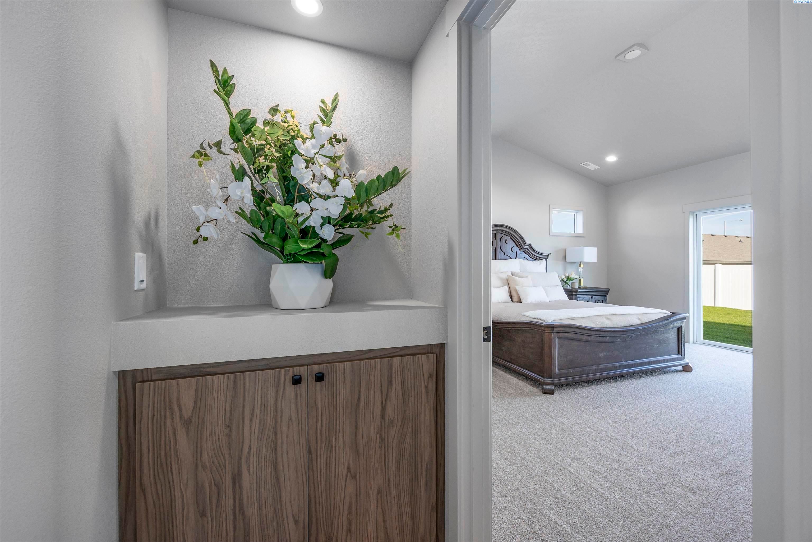 Richland, Washington, 99352, United States, 4 Bedrooms Bedrooms, ,3 BathroomsBathrooms,Residential,For Sale,1980389