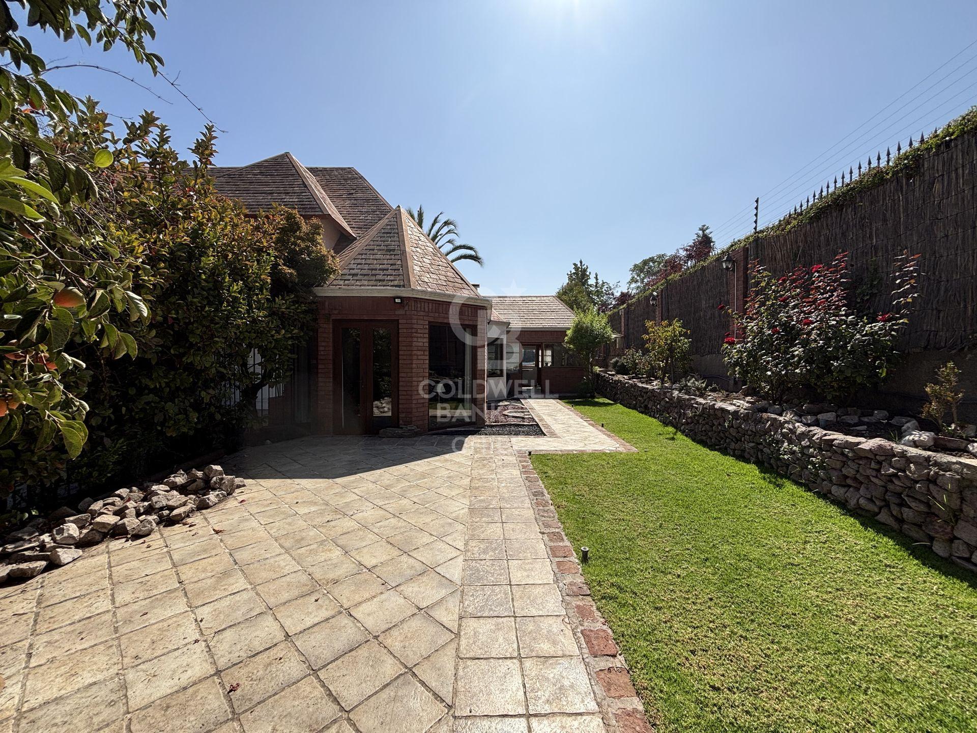 La Reina, Chile, 5 Bedrooms Bedrooms, ,5 BathroomsBathrooms,Residential,For Sale,1779147