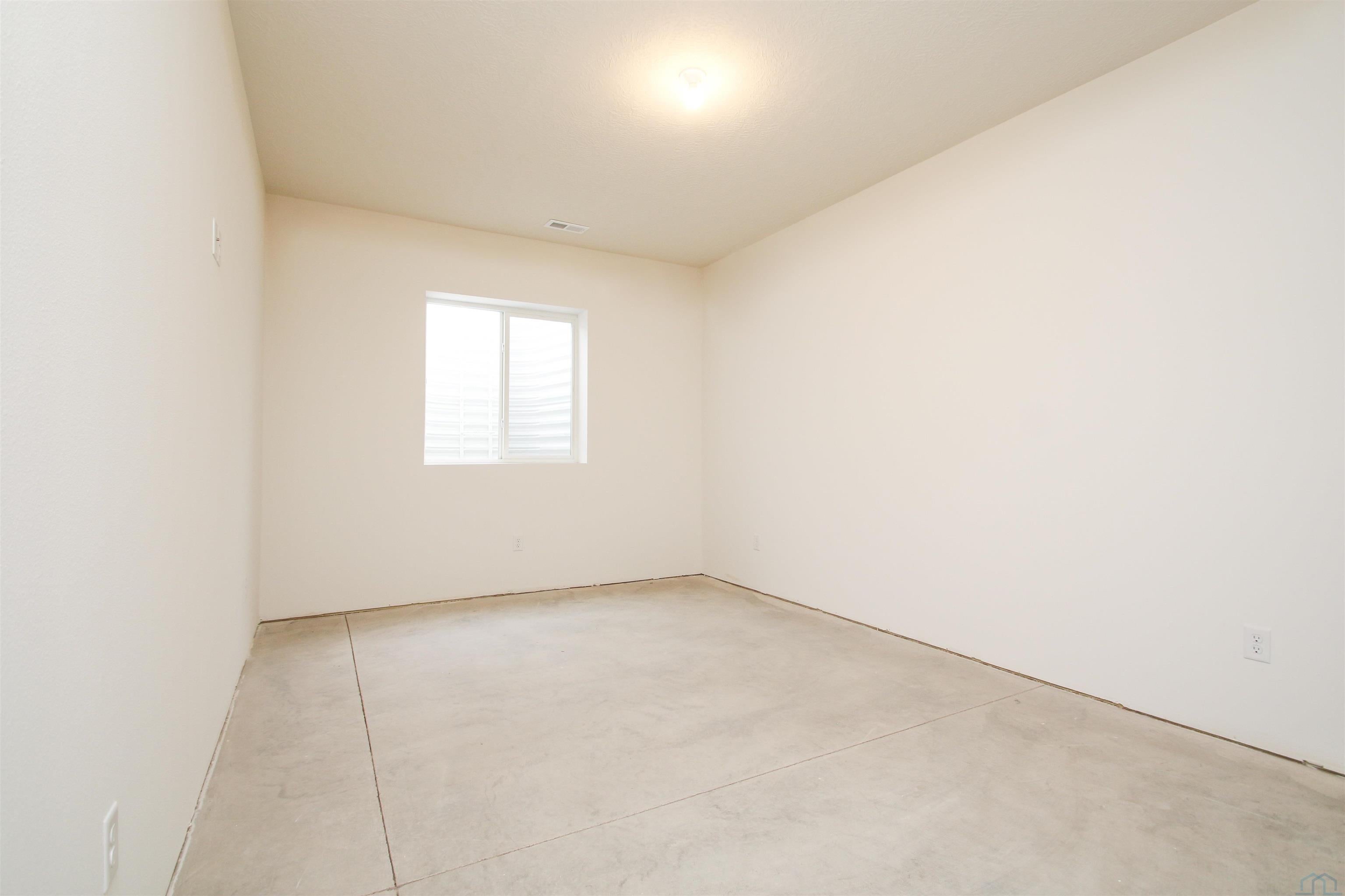 Sergeant Bluff, Iowa, 51054, United States, 3 Bedrooms Bedrooms, ,2 BathroomsBathrooms,Residential,For Sale,1974181