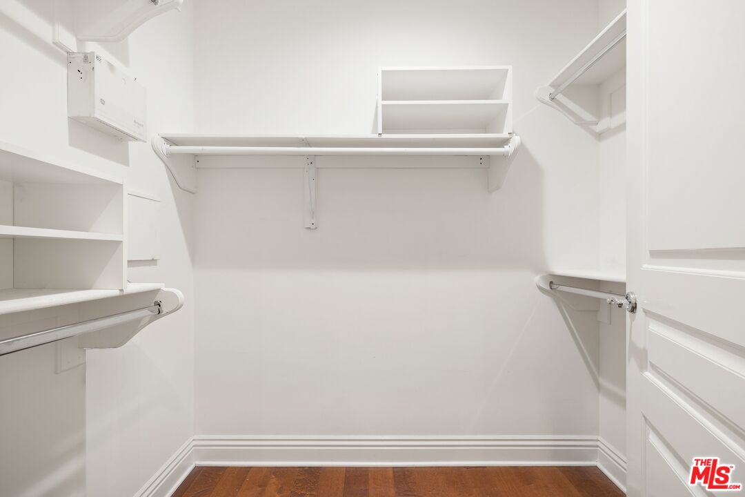 Los Angeles, California, 90049, United States, 2 Bedrooms Bedrooms, ,2 BathroomsBathrooms,Residential,For Sale,2002212