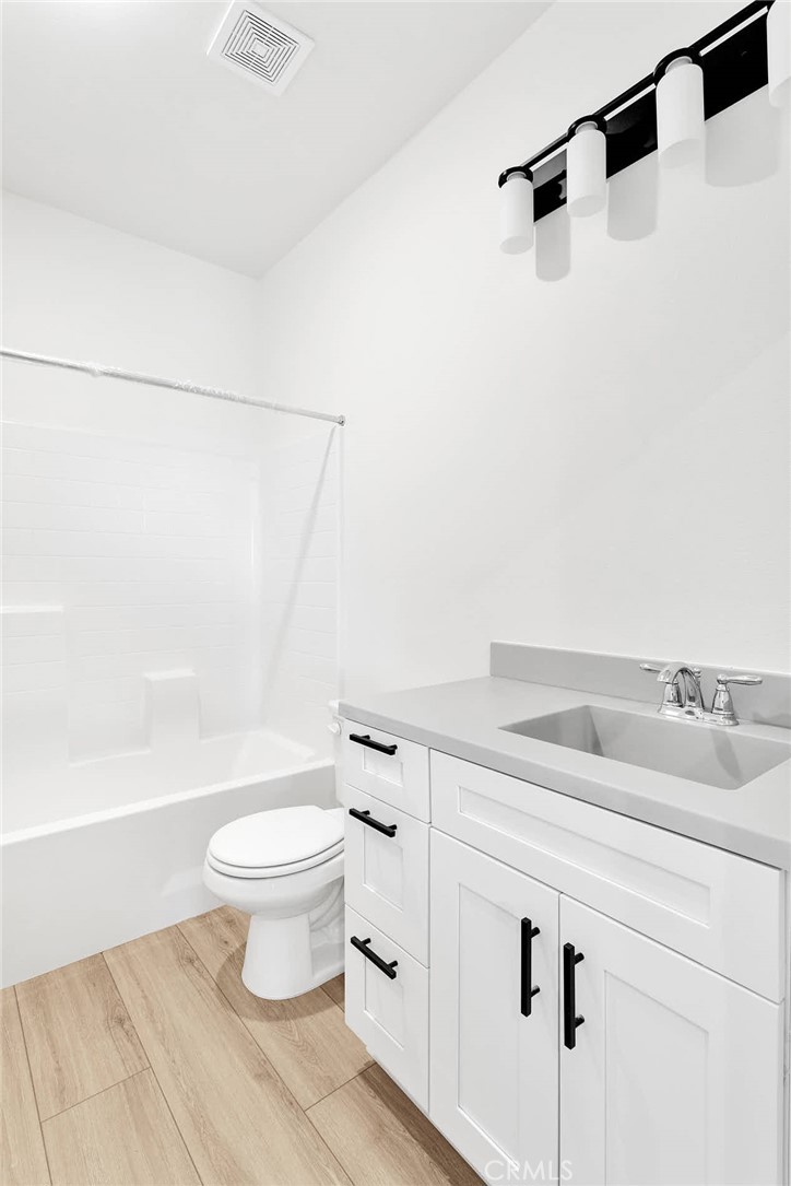 Victorville, California, 92395, United States, 3 Bedrooms Bedrooms, ,2 BathroomsBathrooms,Residential,For Sale,1865336