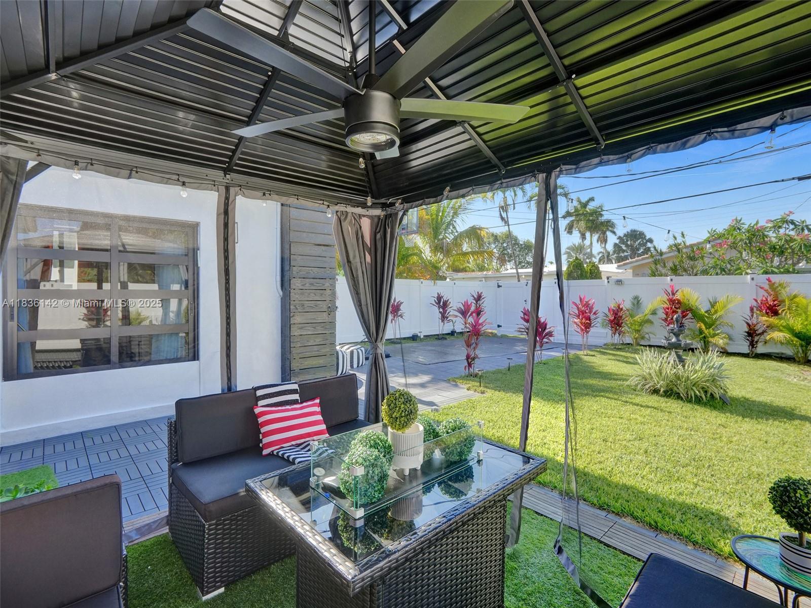 Hollywood, Florida, 33019, United States, 3 Bedrooms Bedrooms, ,2 BathroomsBathrooms,Residential,For Sale,1898660