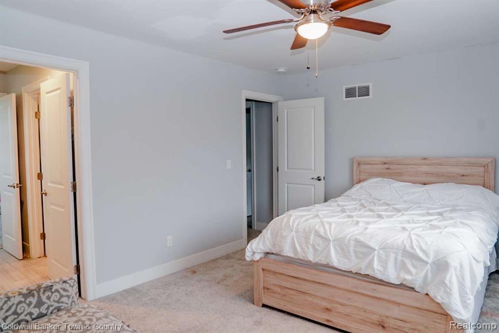 Brighton, Michigan, 48114, United States, 4 Bedrooms Bedrooms, ,5 BathroomsBathrooms,Residential,For Sale,1837893
