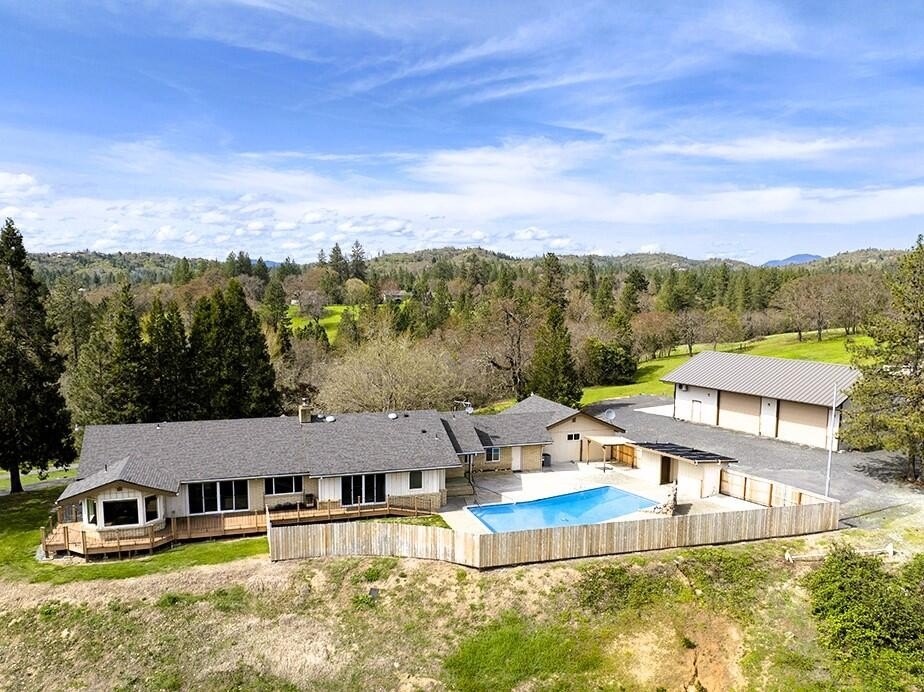 Grants Pass, Oregon, 97526, United States, 4 Bedrooms Bedrooms, ,6 BathroomsBathrooms,Residential,For Sale,1765933