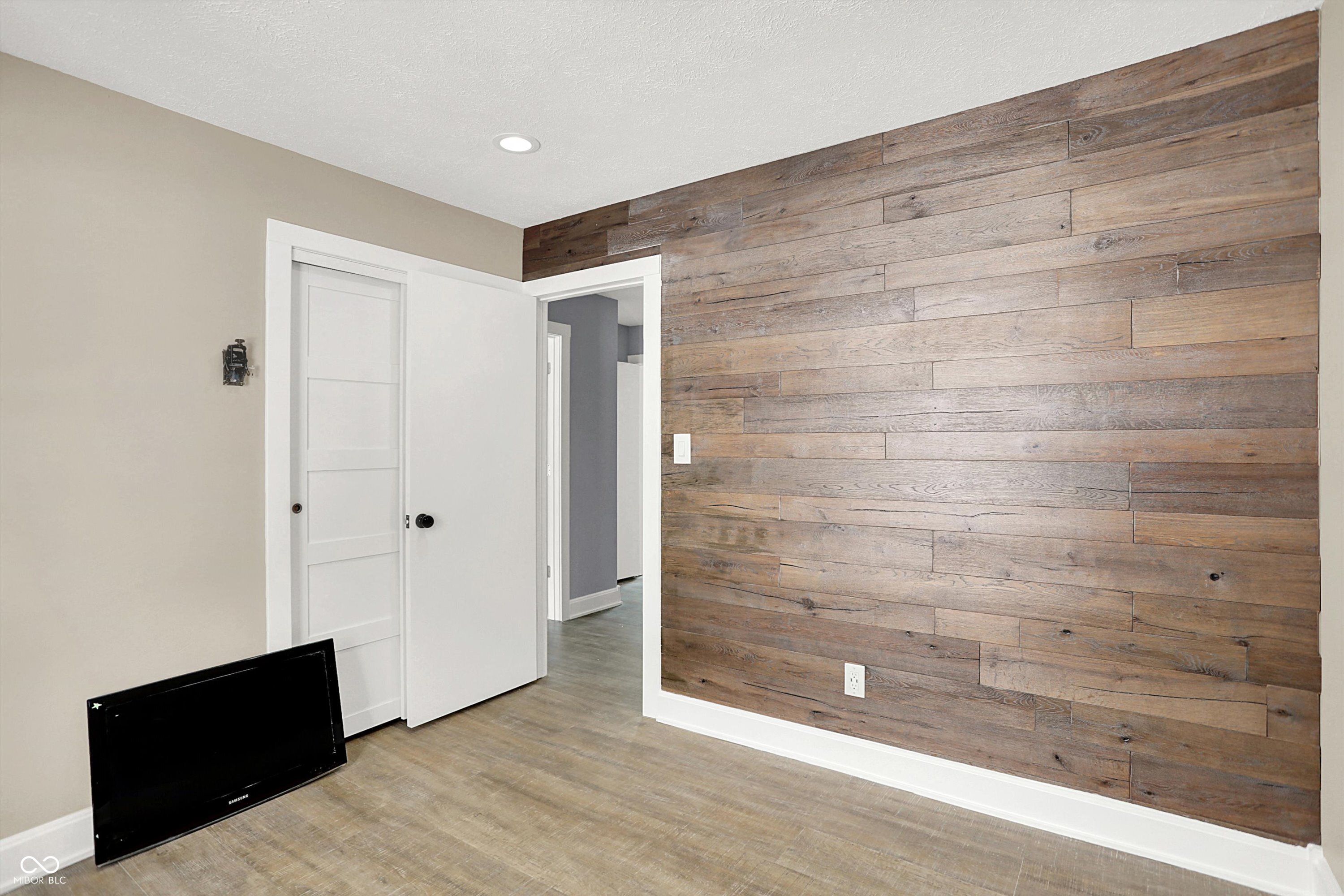 Zionsville, Indiana, 46077, United States, 3 Bedrooms Bedrooms, ,2 BathroomsBathrooms,Residential,For Sale,2001514