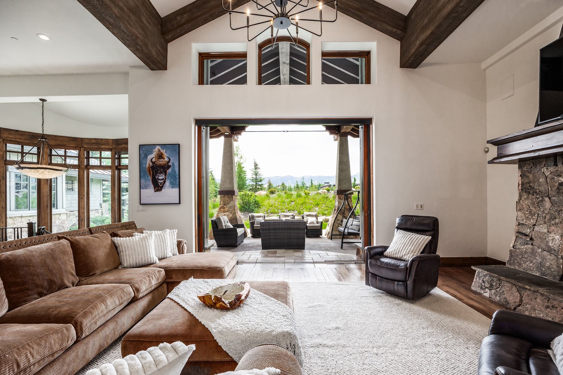  Spacious Glenwild Home with Resort Views, Private Guest Suite and Expansive Yard - 物件實景
