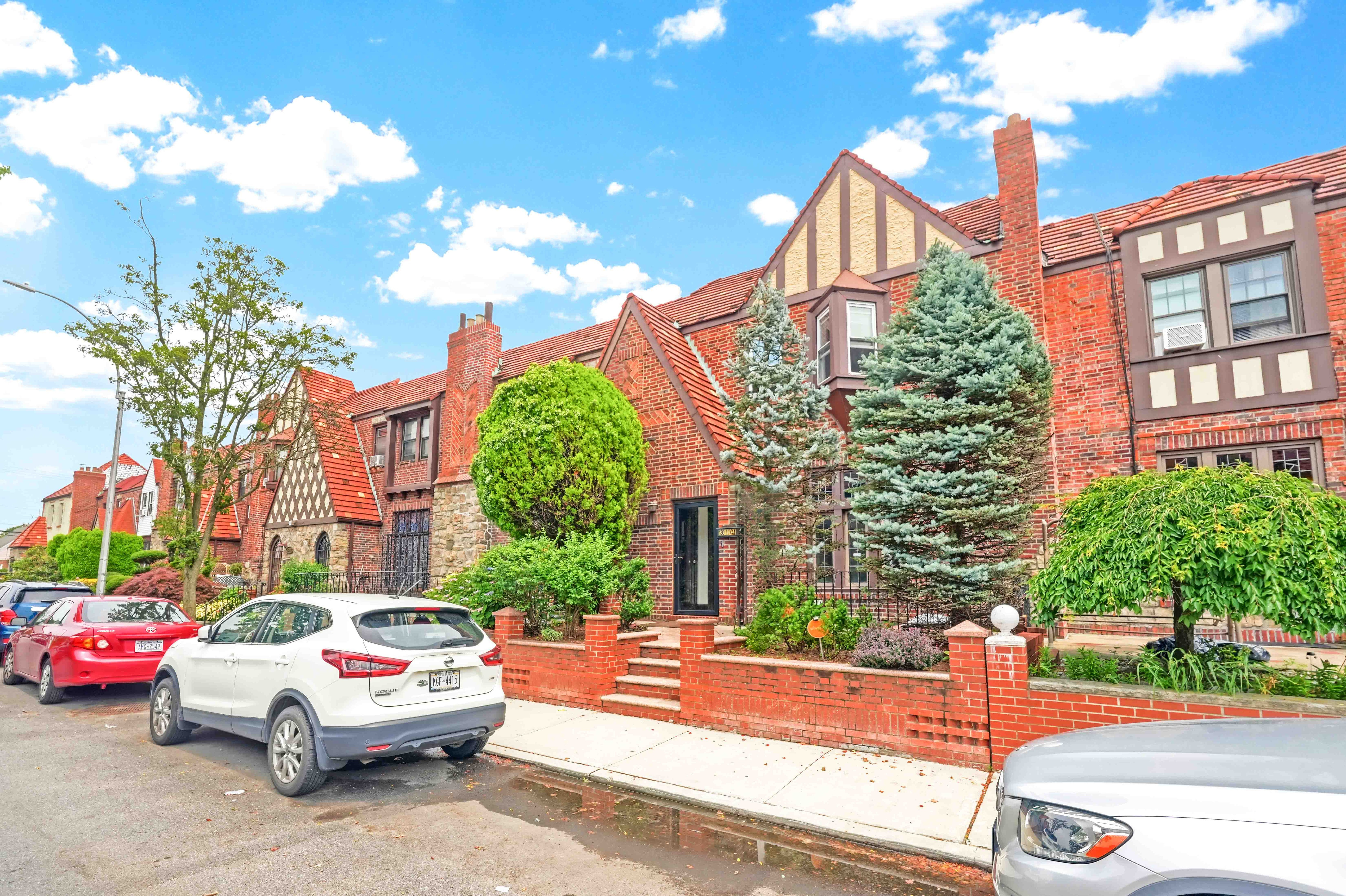 Laurelton, New York, 11413, United States, 3 Bedrooms Bedrooms, ,4 BathroomsBathrooms,Residential,For Sale,1944975