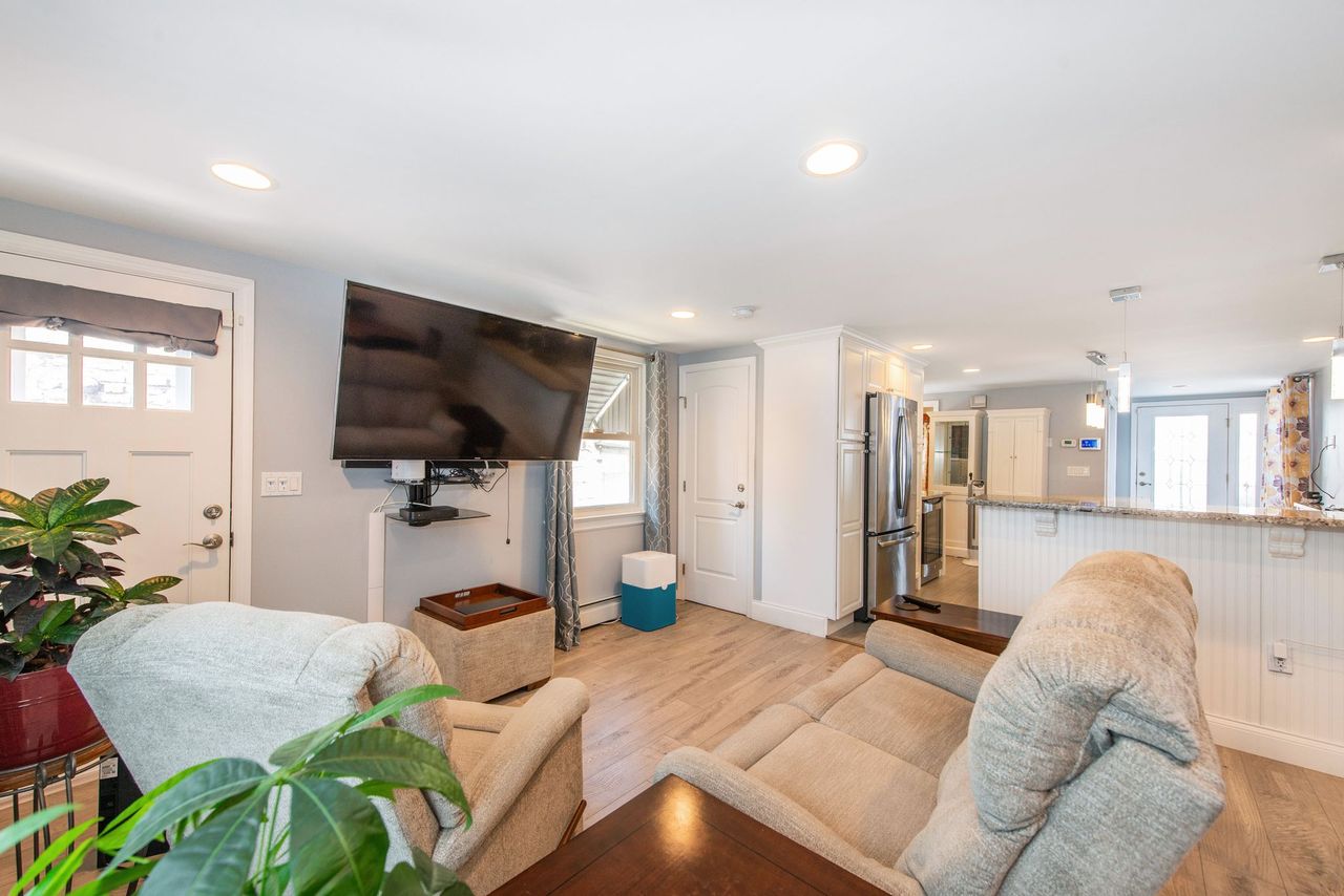 Harrison, New Jersey, 07029, United States, 2 Bedrooms Bedrooms, ,1 BathroomBathrooms,Residential,For Sale,1984057