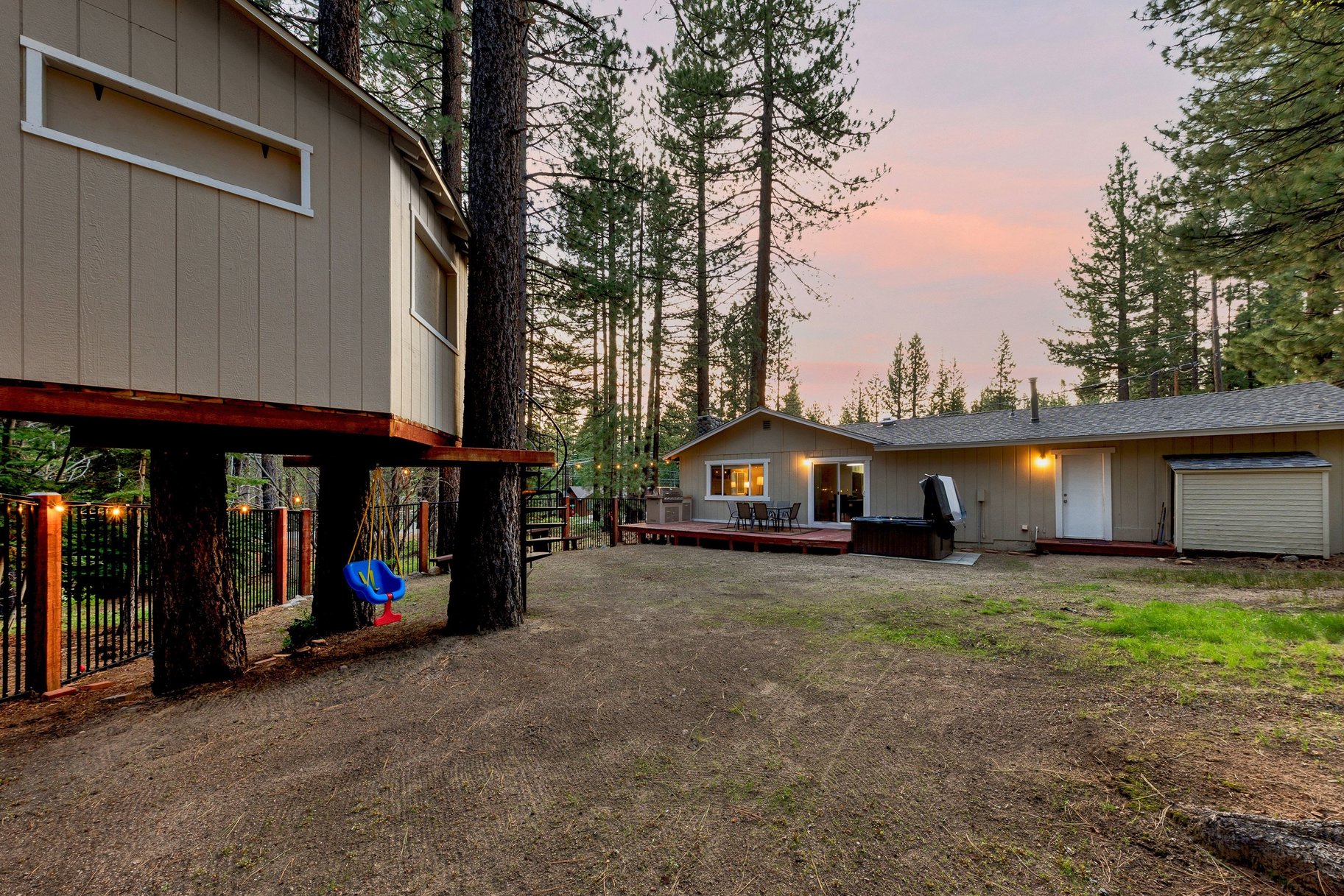  Move-In Ready 4 Bedroom Beauty  2022 Remodel  Fenced Yard, Forest Setting - 物件實景