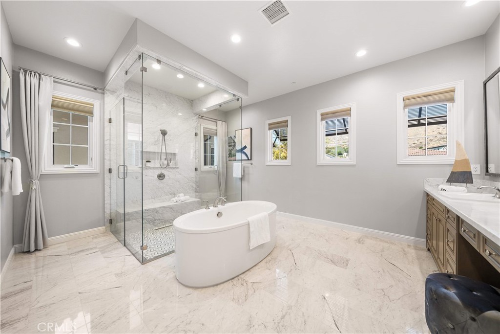 Irvine, California, 92602, United States, 5 Bedrooms Bedrooms, ,6 BathroomsBathrooms,Residential,For Sale,1982881