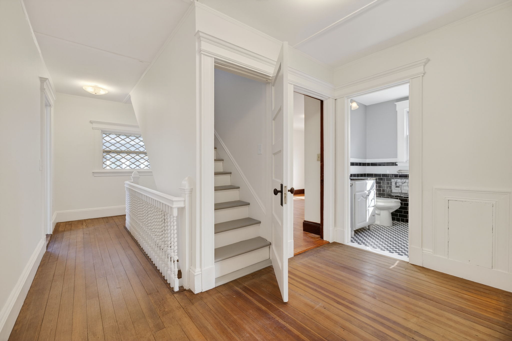  Stately and Timeless - 物件實景