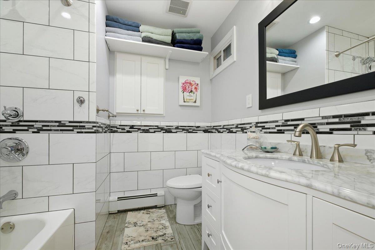 Merrick, New York, 11566, United States, 3 Bedrooms Bedrooms, ,3 BathroomsBathrooms,Residential,For Sale,1986518