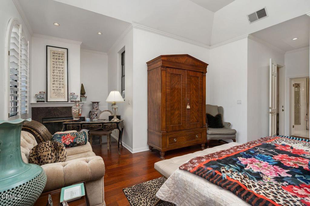 Pasadena, California, 91105, United States, 3 Bedrooms Bedrooms, ,2 BathroomsBathrooms,Residential,For Sale,1941777
