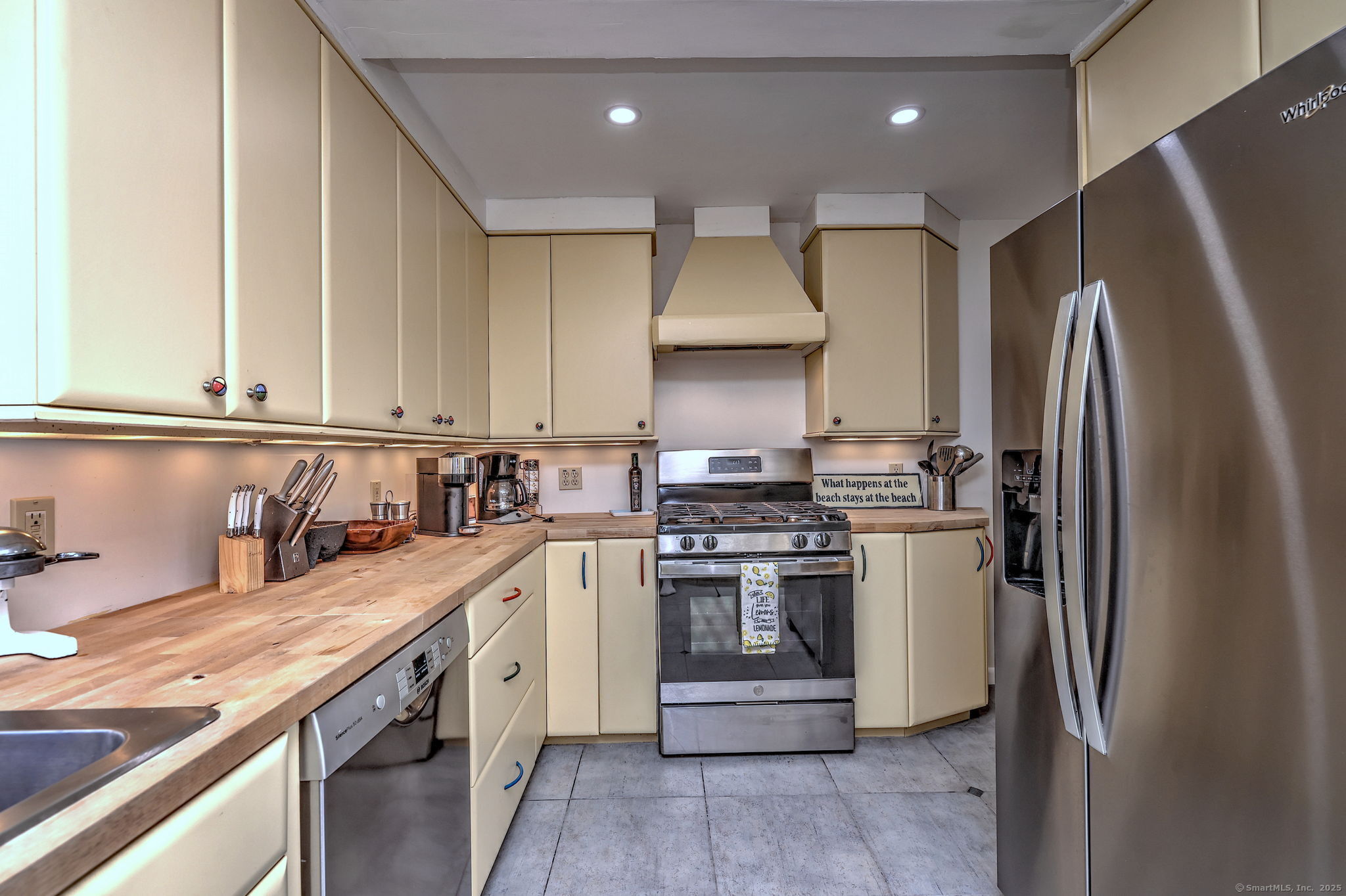 East Haven, Connecticut, 06512, United States, 2 Bedrooms Bedrooms, ,2 BathroomsBathrooms,Residential,For Sale,1917765