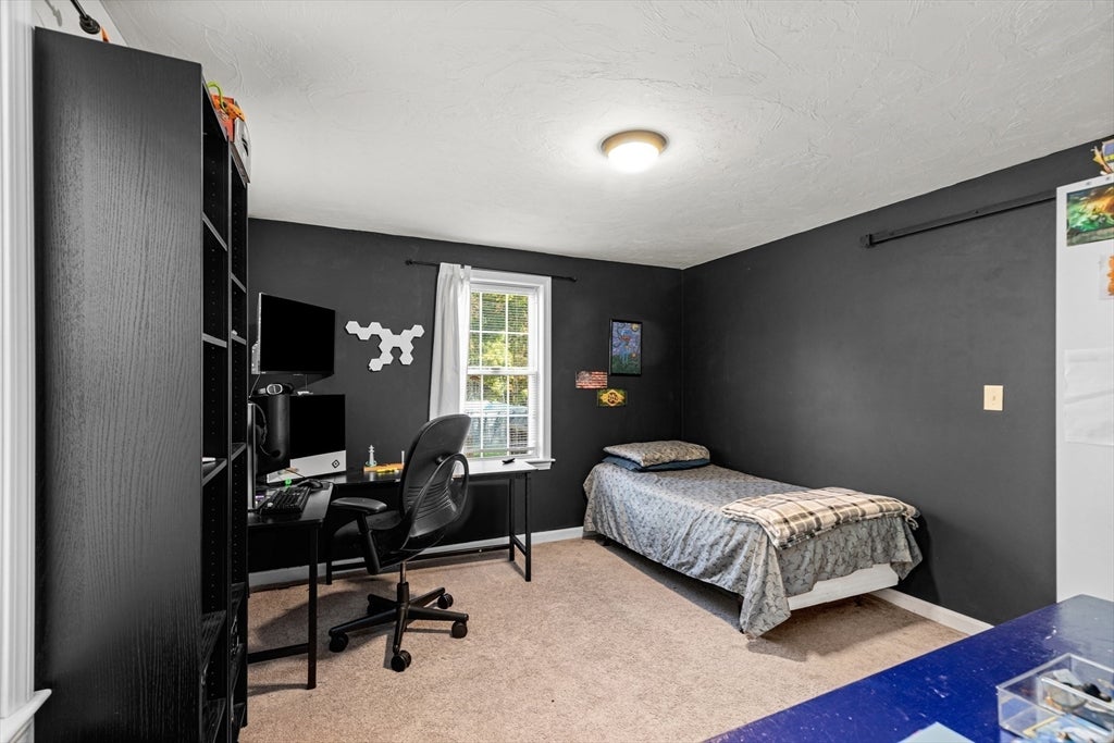 Carver, Massachusetts, 02330, United States, 2 Bedrooms Bedrooms, ,2 BathroomsBathrooms,Residential,For Sale,1983292