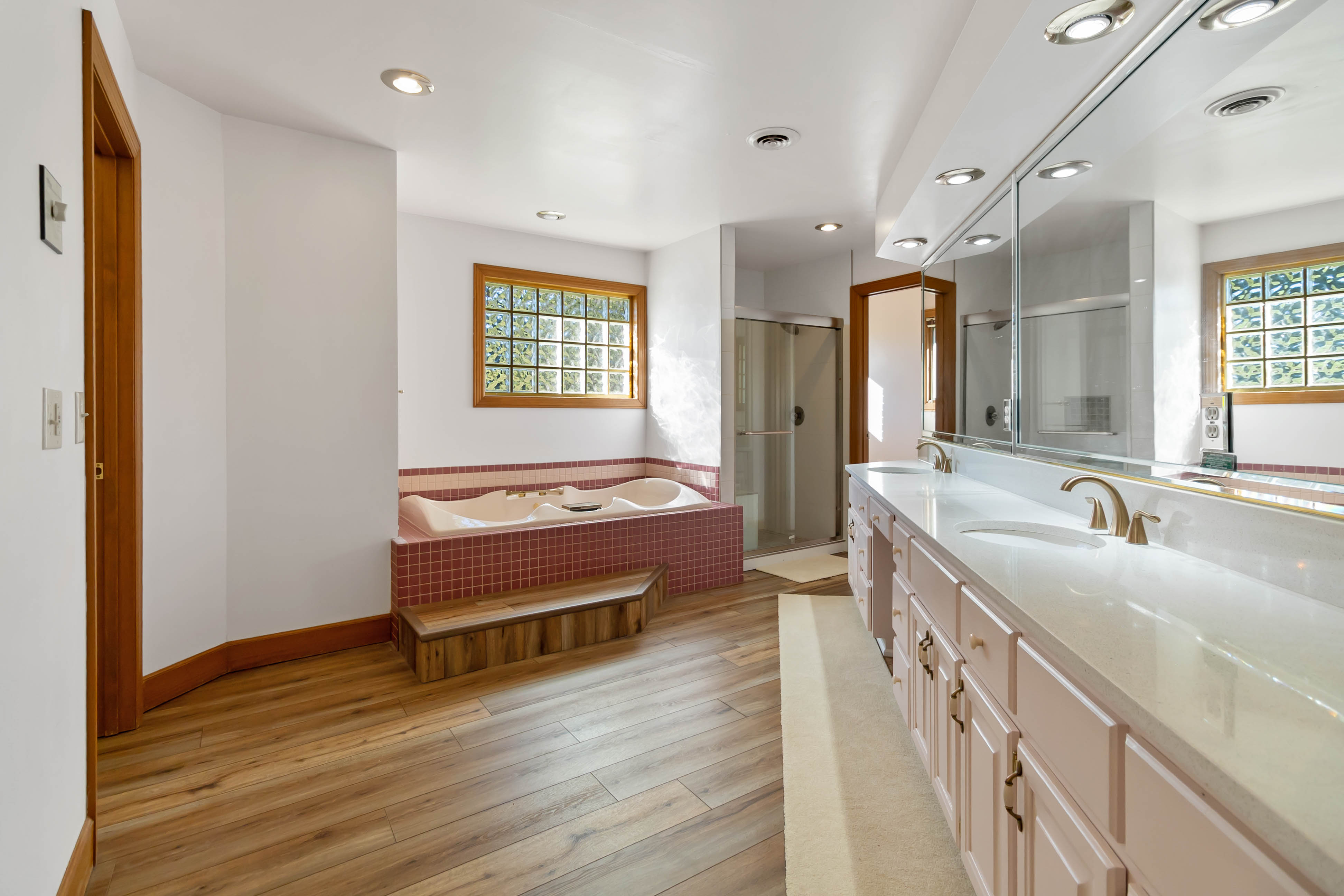 Somerset, Kentucky, 42501, United States, 4 Bedrooms Bedrooms, ,3 BathroomsBathrooms,Residential,For Sale,1980491