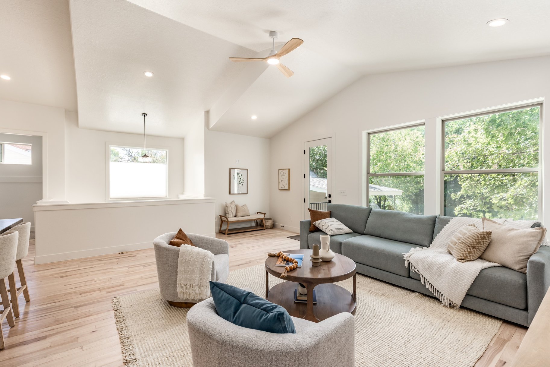  Timeless Charm in the Heart of East Millcreek - 物件實景