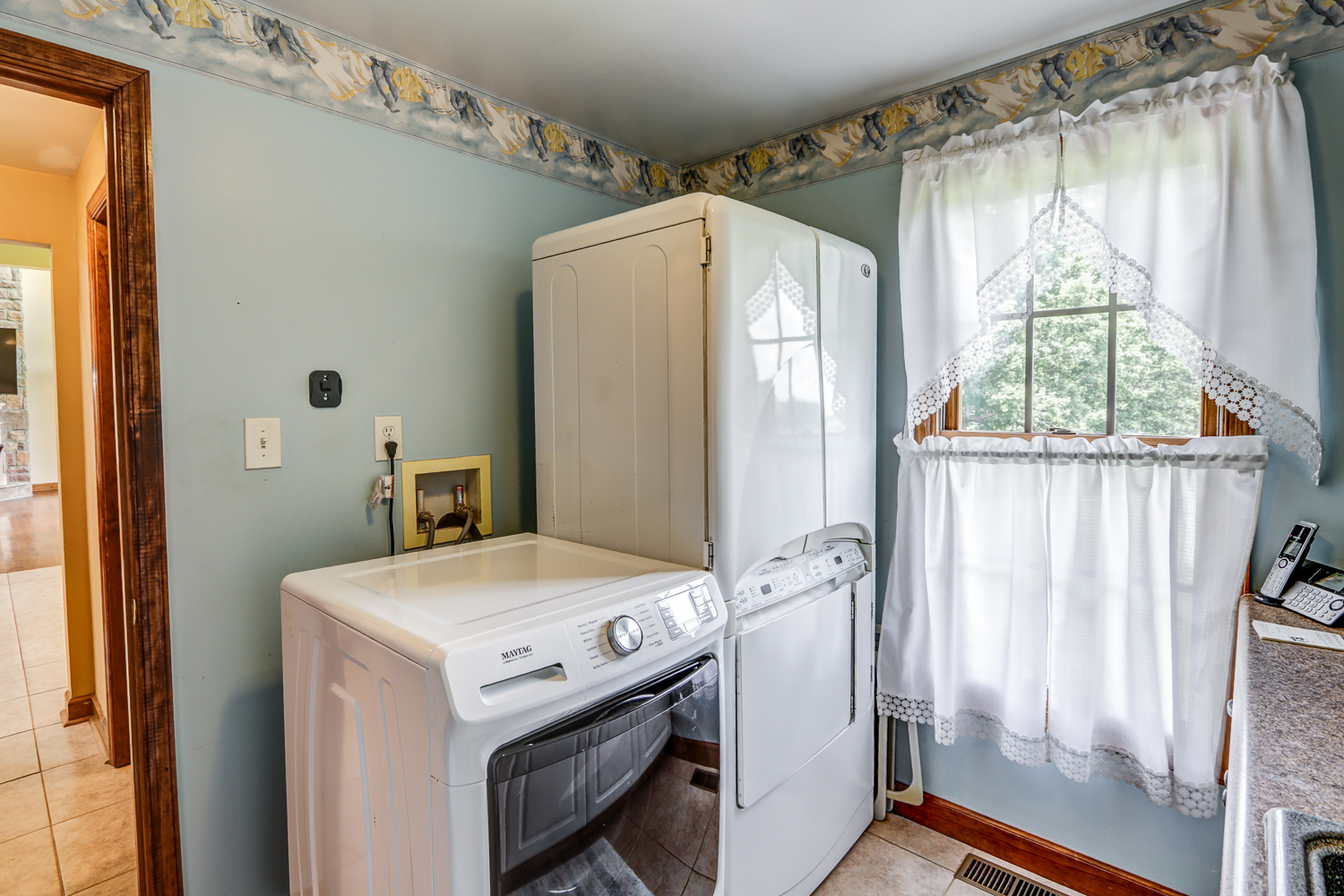 Appomattox, Virginia, 24522, United States, 4 Bedrooms Bedrooms, ,Residential,For Sale,1905819