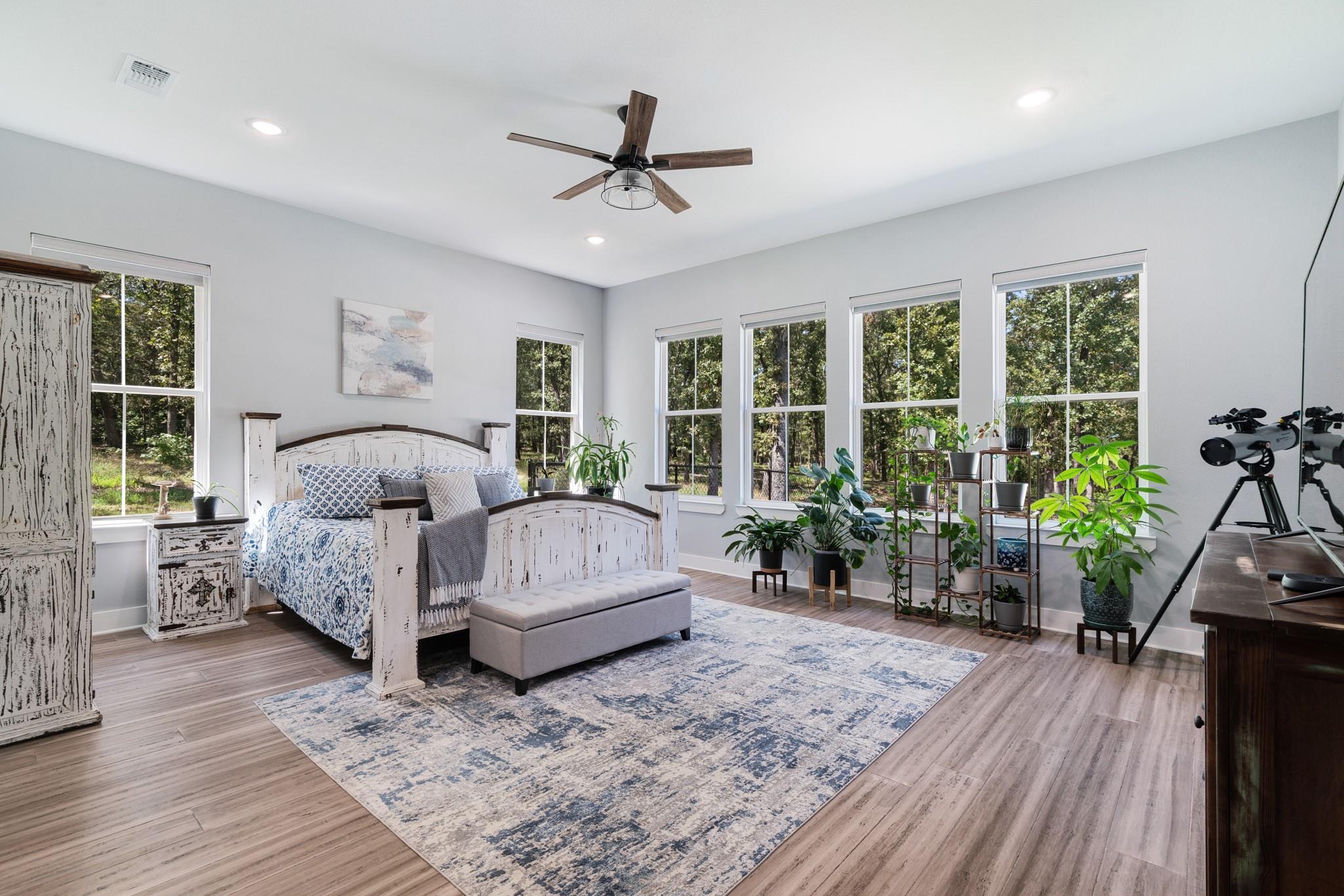 Paris, Texas, 75462, United States, 6 Bedrooms Bedrooms, ,5 BathroomsBathrooms,Residential,For Sale,1982546