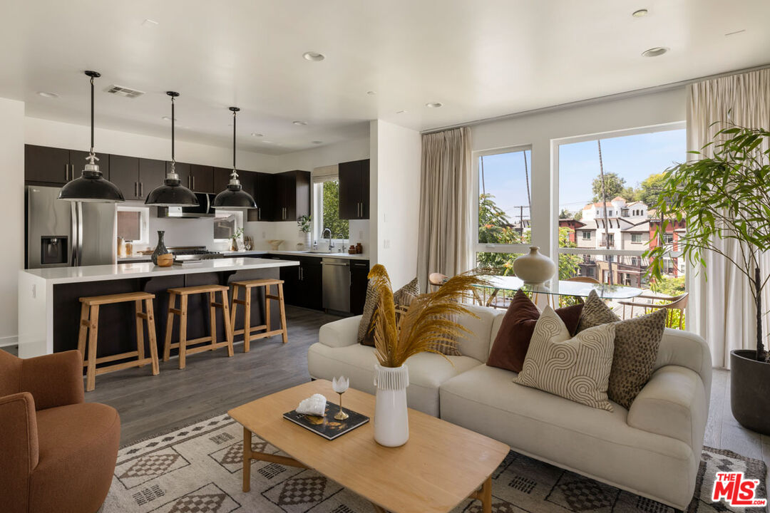 Los Angeles, California, 90026, United States, 3 Bedrooms Bedrooms, ,4 BathroomsBathrooms,Residential,For Sale,1927240