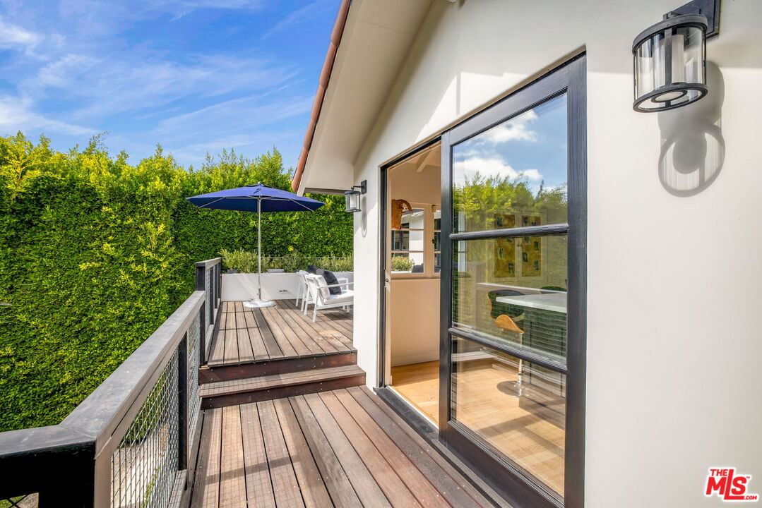 West Hollywood, California, 90048, United States, 3 Bedrooms Bedrooms, ,1 BathroomBathrooms,Residential,For Sale,1993483