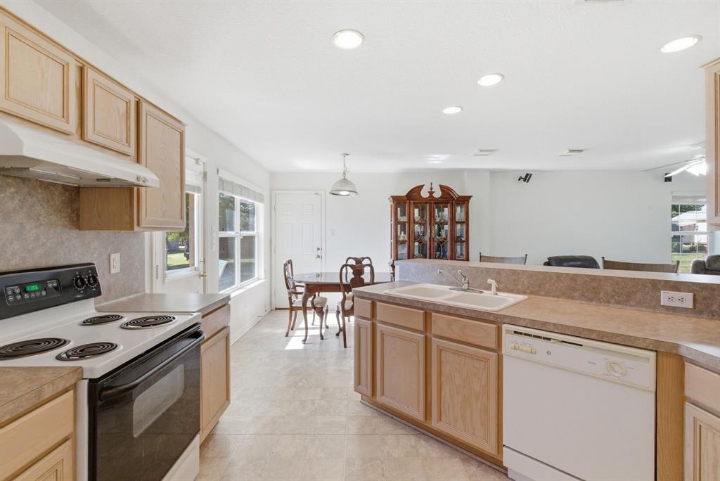 Millsap, Texas, 76066, United States, 3 Bedrooms Bedrooms, ,2 BathroomsBathrooms,Residential,For Sale,1987035