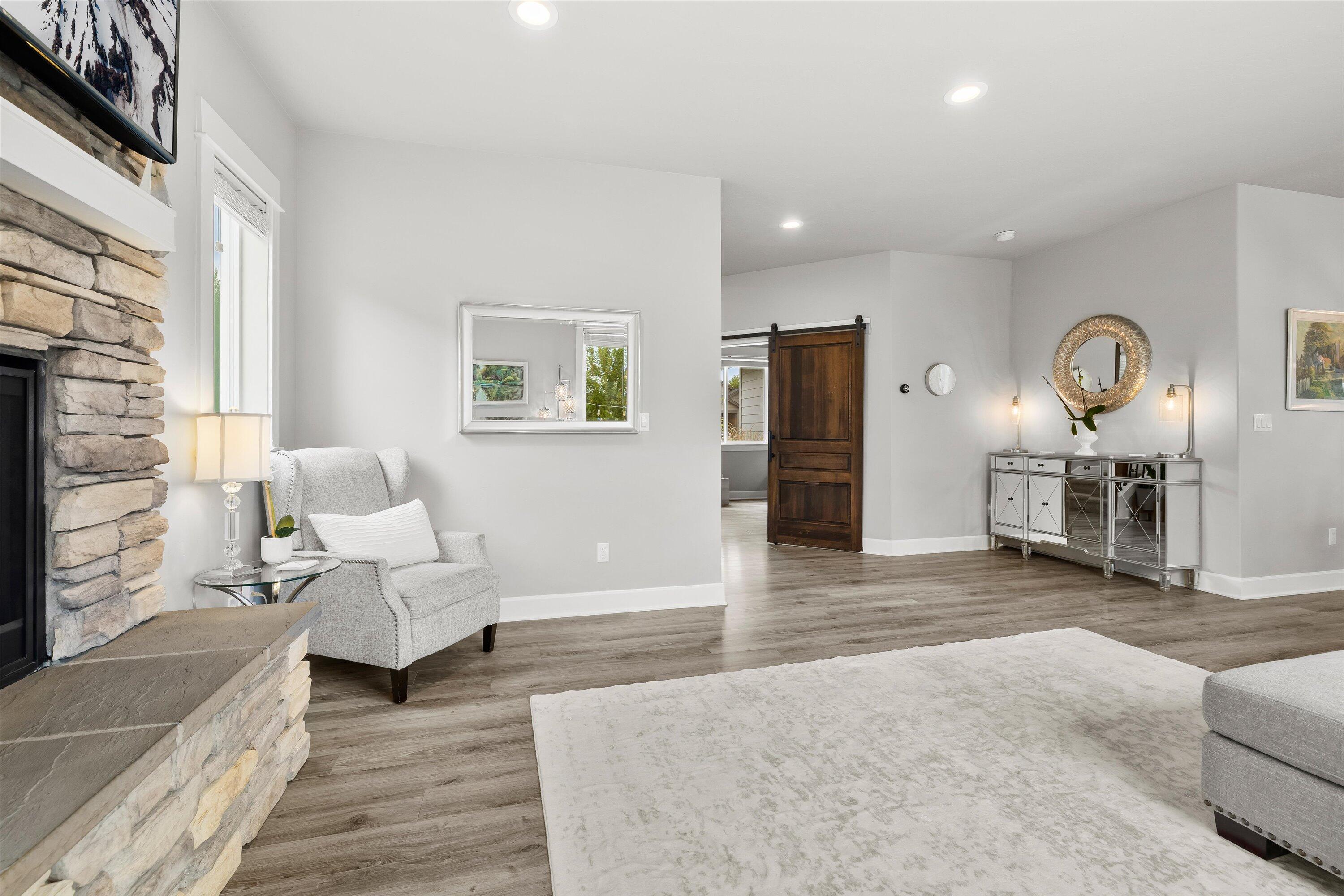 Redmond, Oregon, 97756, United States, 4 Bedrooms Bedrooms, ,3 BathroomsBathrooms,Residential,For Sale,1982797